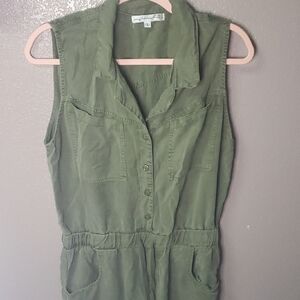 Green Sleeveless Button-Up Jumpsuit